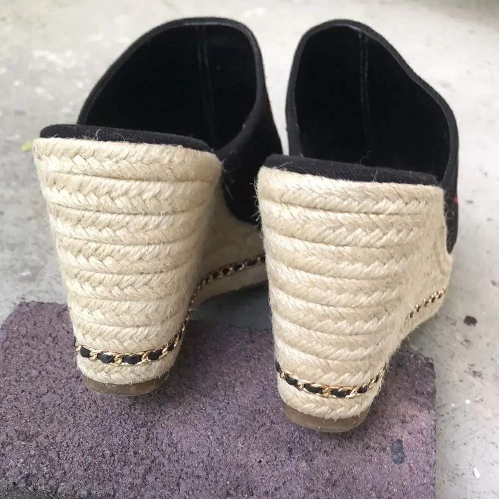 Karl Lagerfeld Corissa Embroidered wedge
